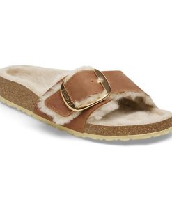 Deeannbrown.shop77dc0bf352 1